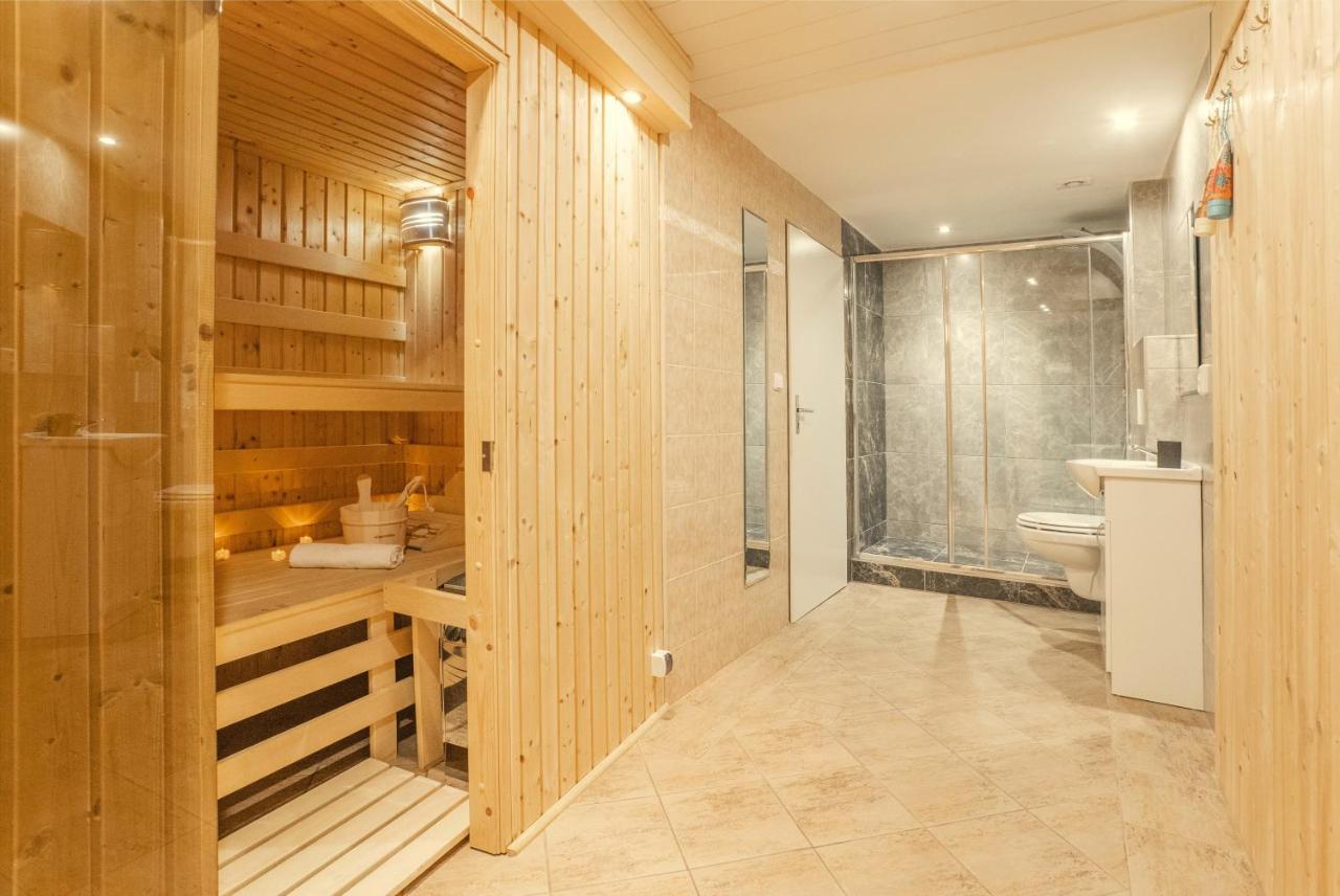 Wellness Studio! Finnish Sauna, Whirlpool, Gym & More! Прага Екстер'єр фото