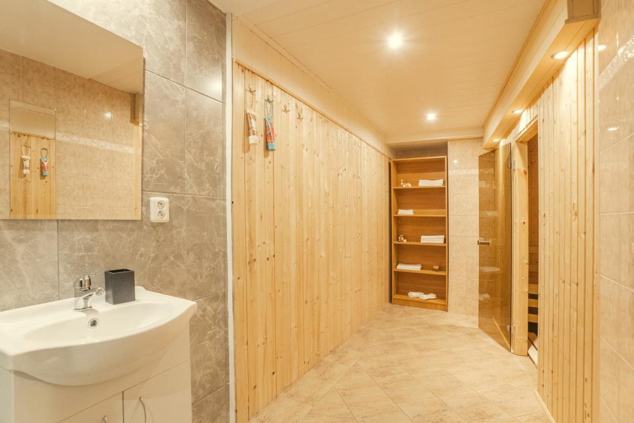 Wellness Studio! Finnish Sauna, Whirlpool, Gym & More! Прага Екстер'єр фото