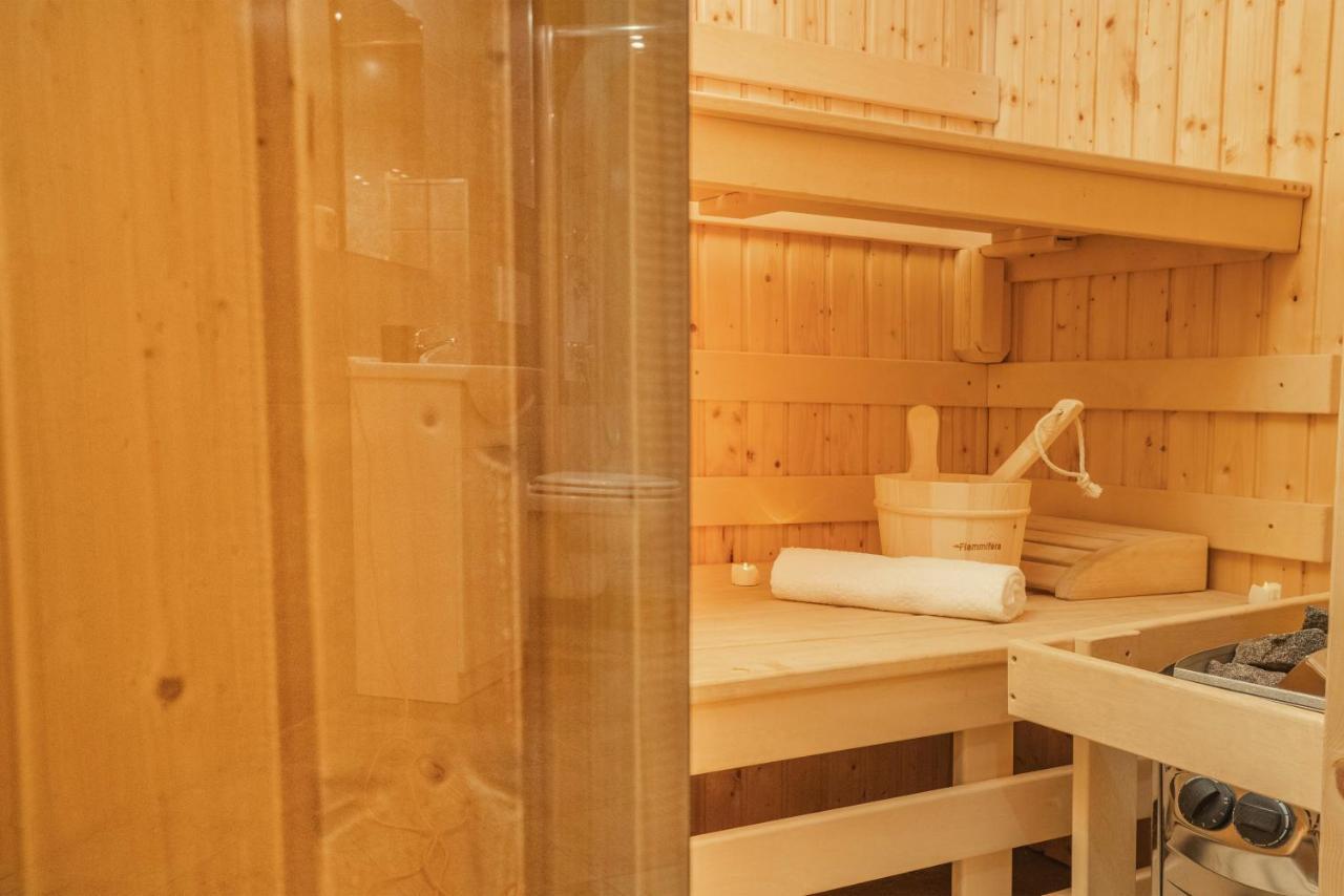 Wellness Studio! Finnish Sauna, Whirlpool, Gym & More! Прага Екстер'єр фото